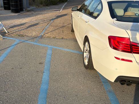 Used 2013 BMW 528i Sedan RWD image 9