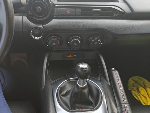 Used 2016 MAZDA MX-5 Miata Club w/ Brembo/BBS Package image 17