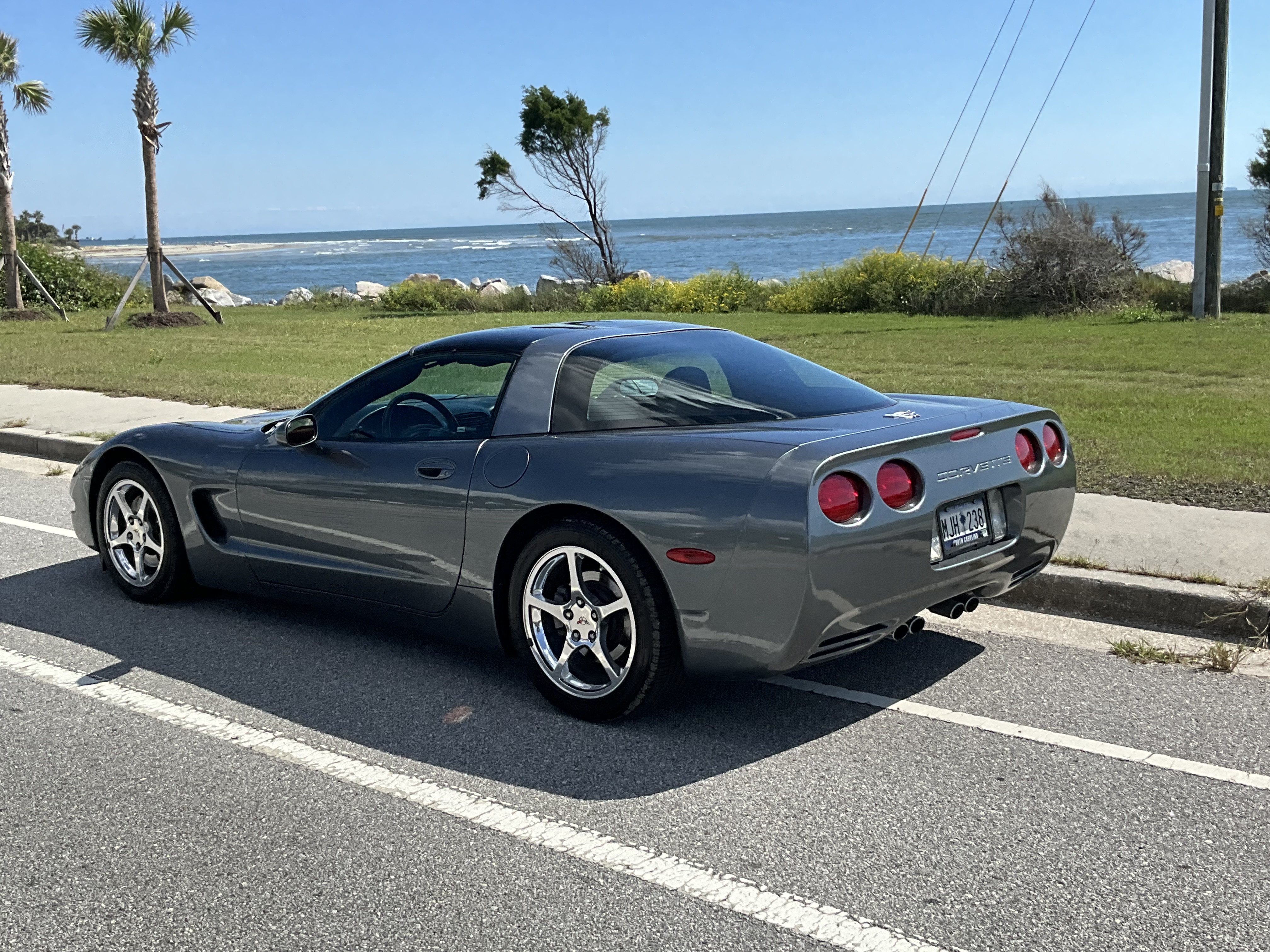 Used 2003 Chevrolet Corvette Coupe w/ Preferred Equipment Group RWD image 8