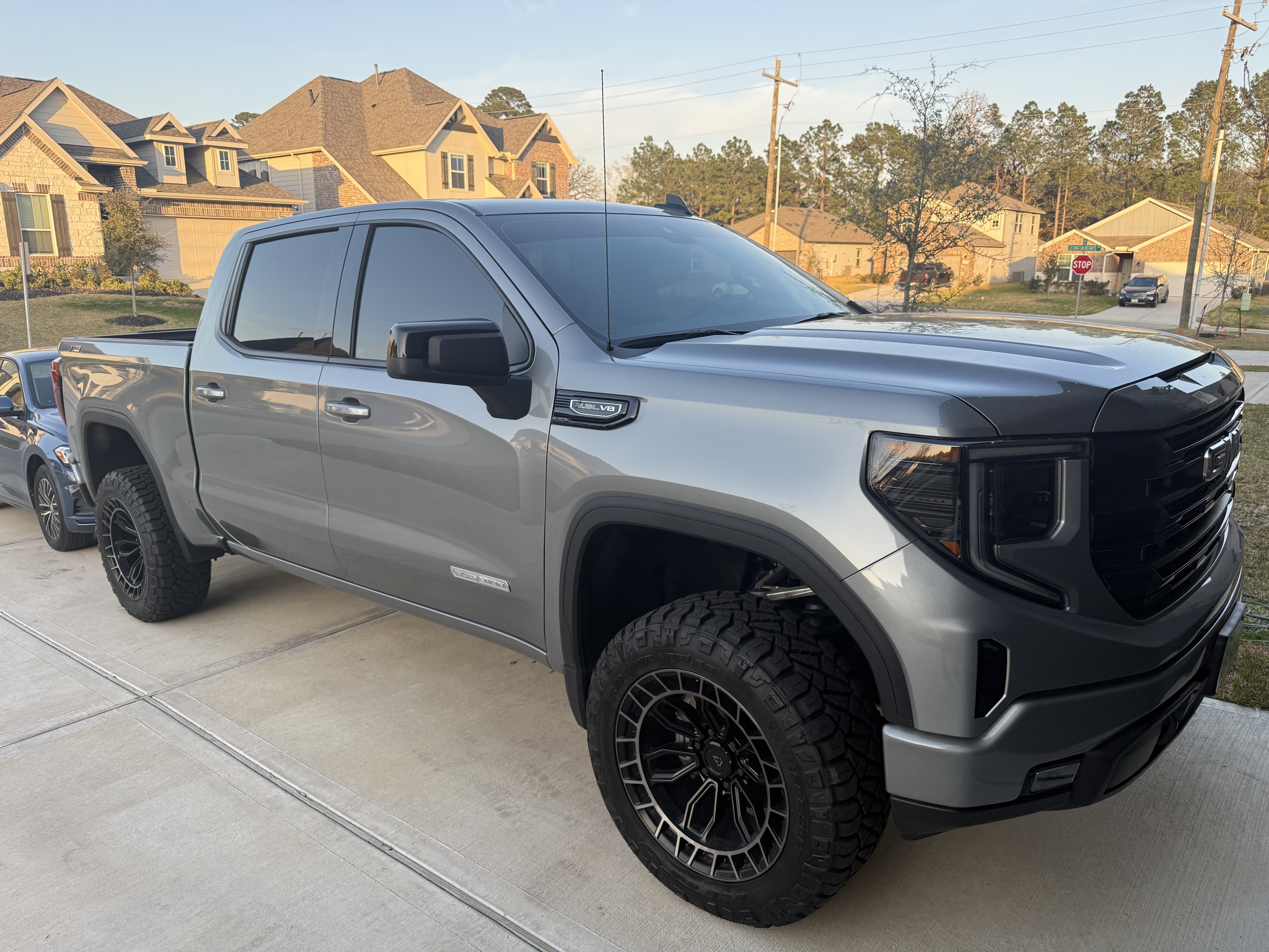 Used 2025 GMC Sierra 1500 Elevation w/ Preferred Package AWD/4WD image 10
