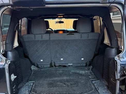 Used 2012 Jeep Wrangler Unlimited Sport image 9