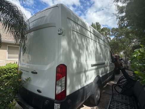 Used 2017 Ford Transit 350 148 High Roof DRW image 4