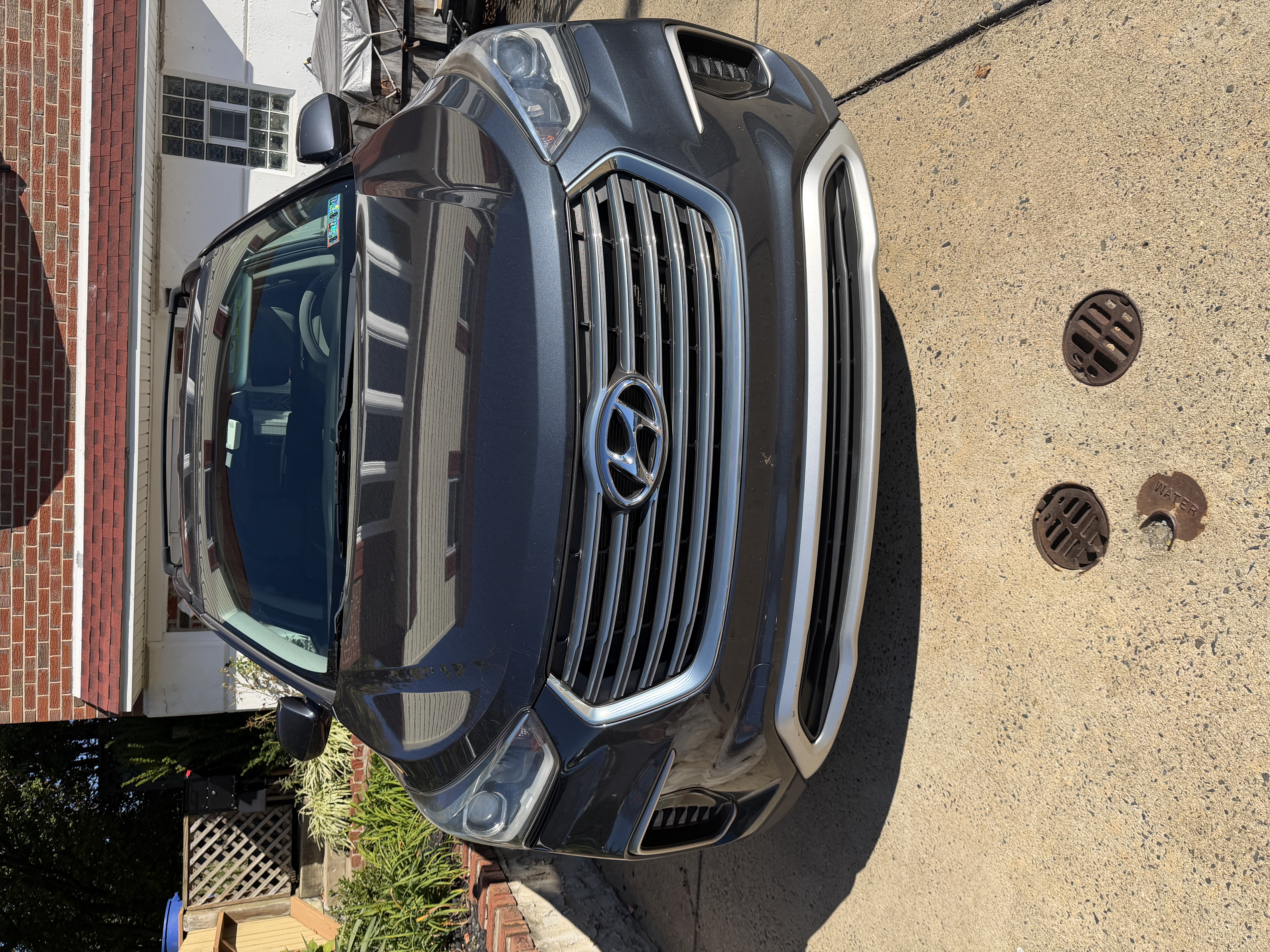Used 2017 Hyundai Santa Fe SE AWD/4WD image 6
