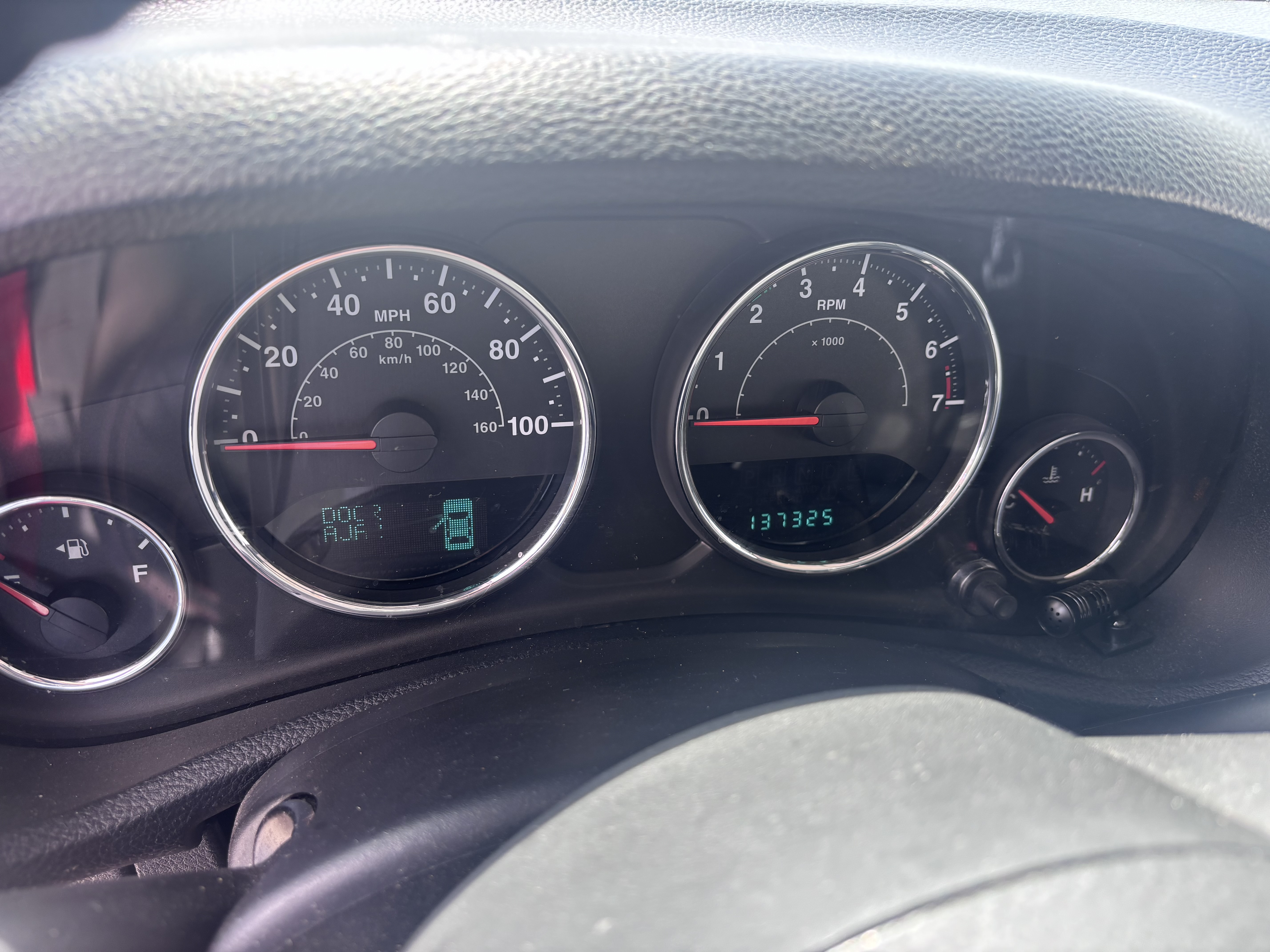 Used 2013 Jeep Wrangler Unlimited Sport w/ Connectivity Group AWD/4WD image 15