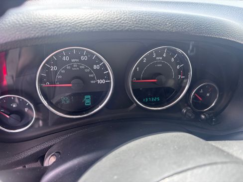 Used 2013 Jeep Wrangler Unlimited Sport w/ Connectivity Group AWD/4WD image 15