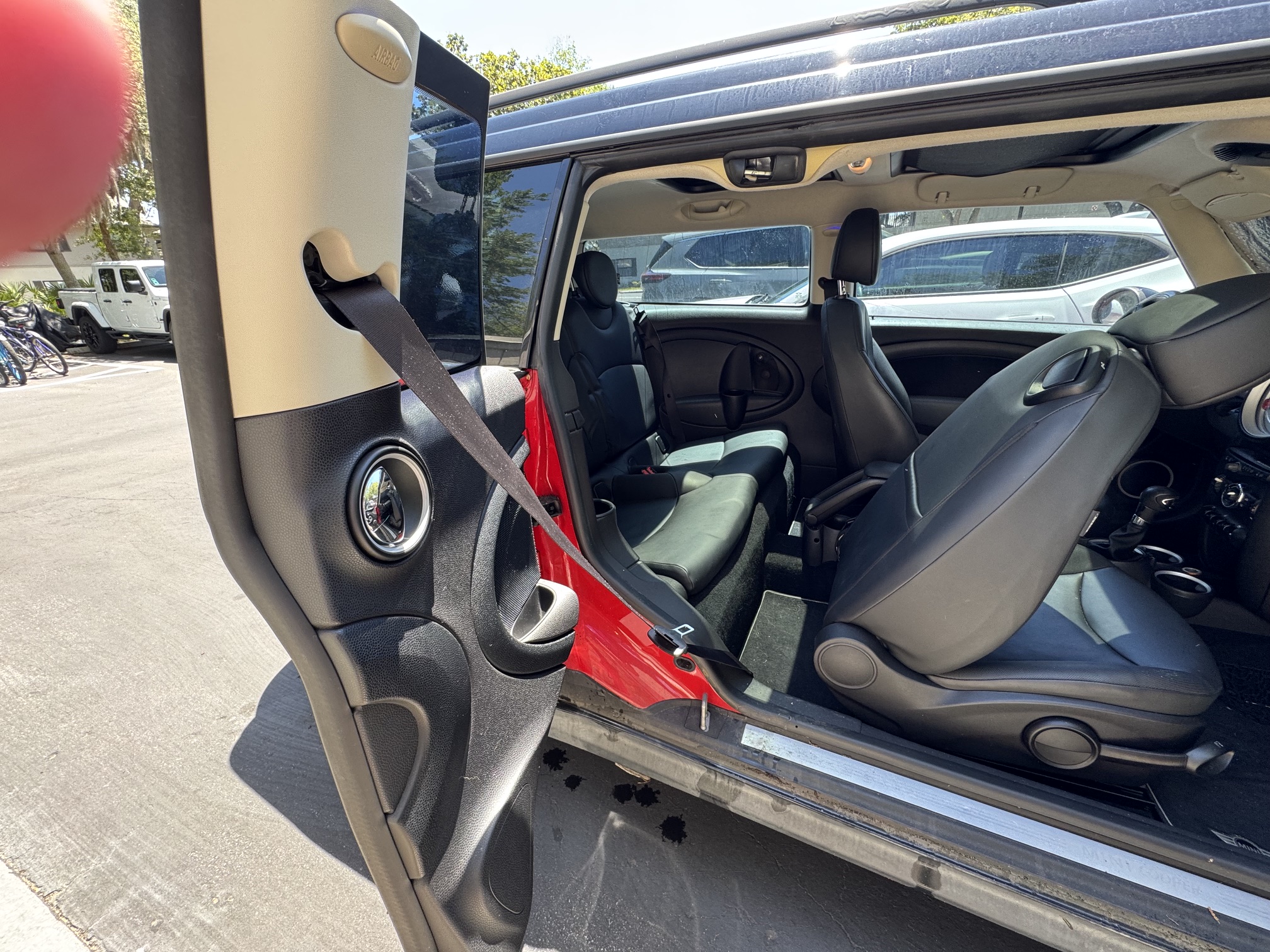 Used 2012 MINI Cooper Clubman FWD image 8