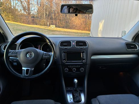 Used 2014 Volkswagen Golf TDI image 9
