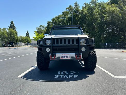 Used 2009 HUMMER H3T Alpha image 12