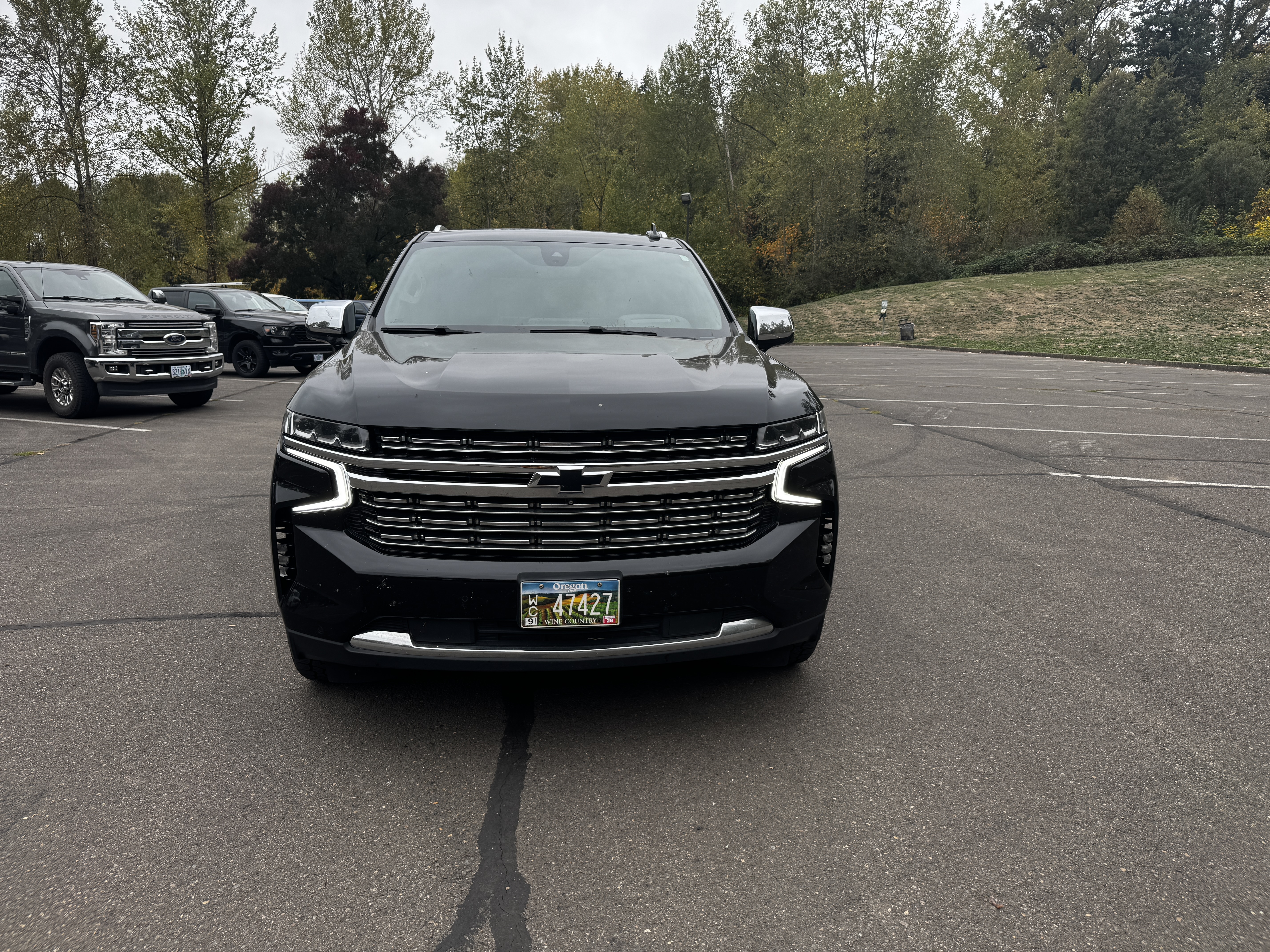 Used 2021 Chevrolet Tahoe Premier w/ Premium Package AWD/4WD image 2