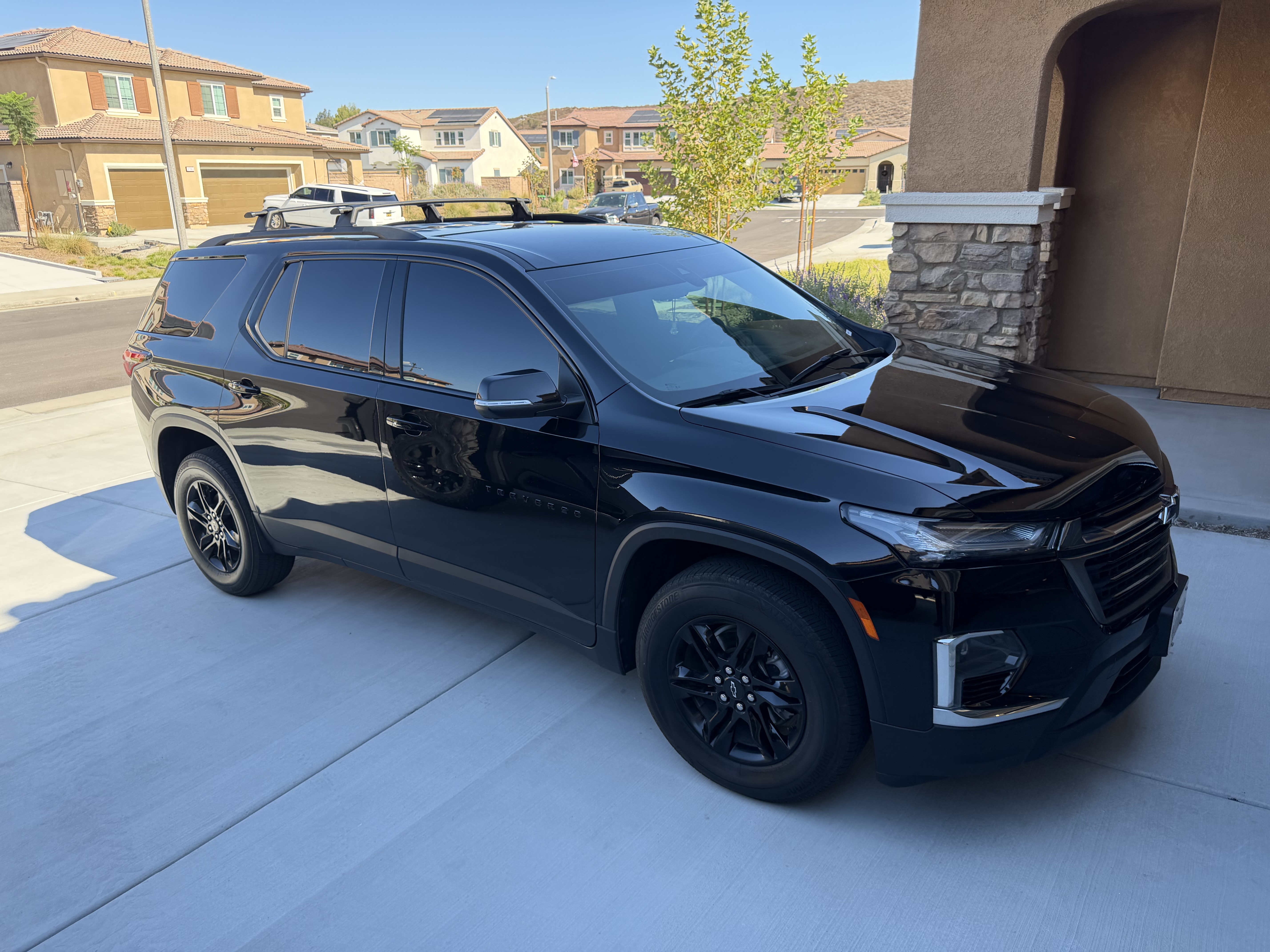 Used 2023 Chevrolet Traverse LT FWD image 1