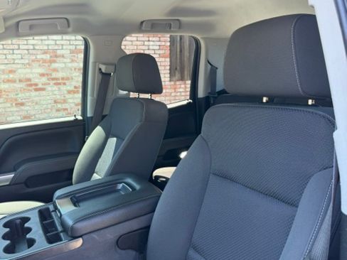 Used 2018 Chevrolet Silverado 1500 LT AWD/4WD image 10