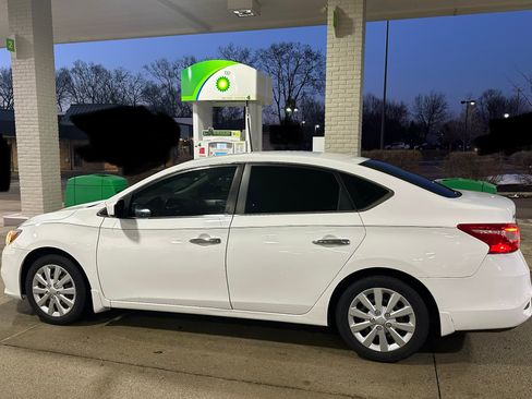 Used 2017 Nissan Sentra S image 10