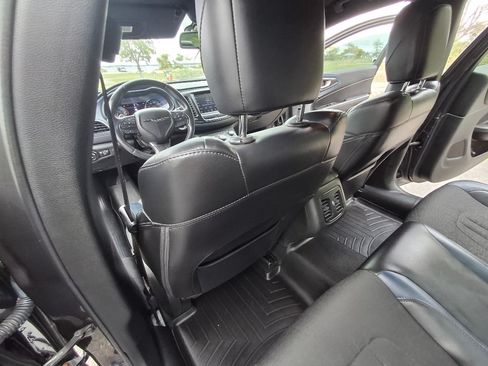 Used 2015 Chrysler 200 S w/ Navigation & Sound Group I image 30