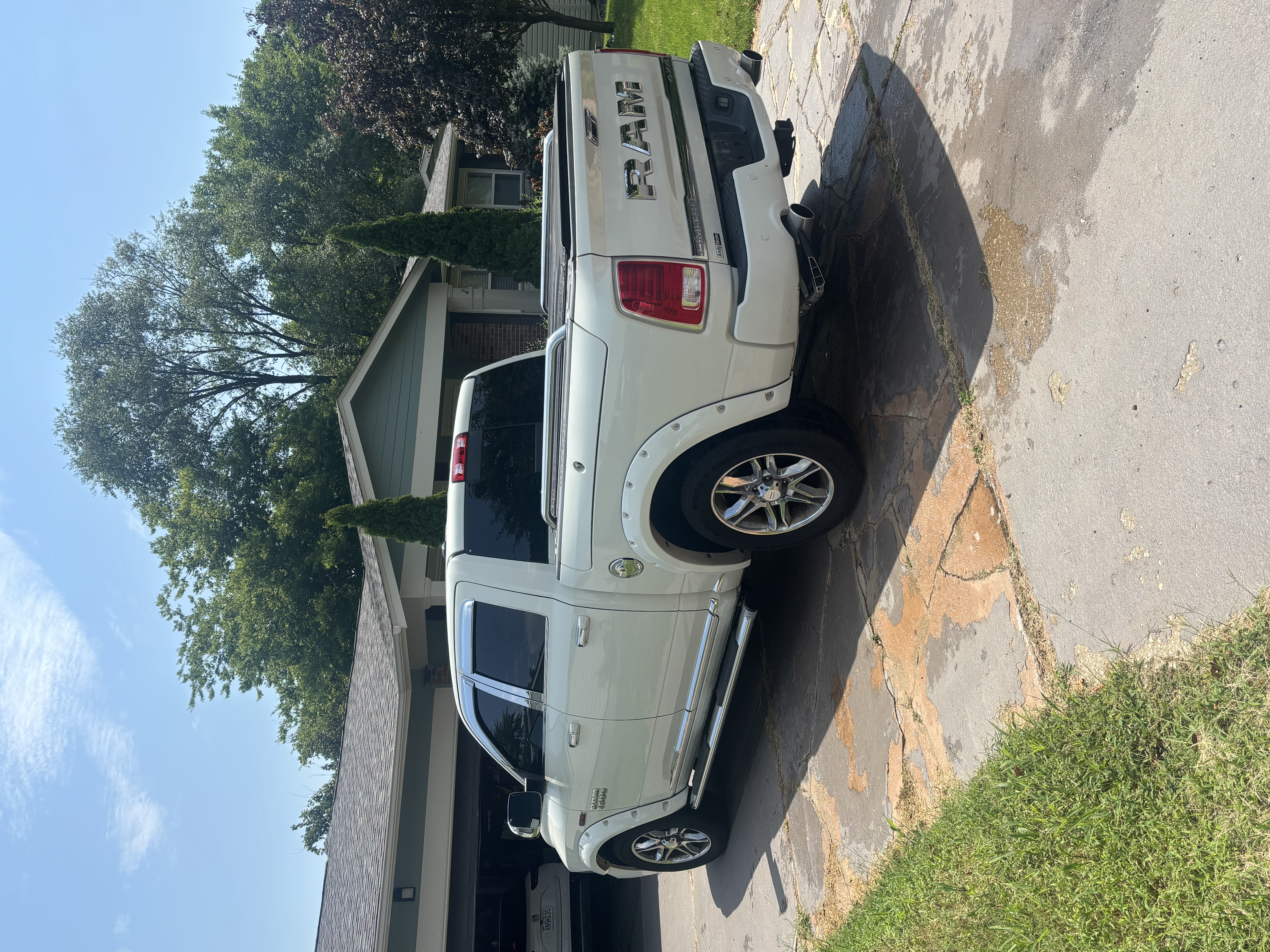 Used 2016 RAM 1500 Limited AWD/4WD image 10
