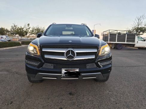 Used 2014 Mercedes-Benz GL 450 4MATIC w/ Lighting Package image 2