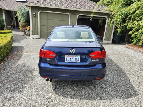 Used 2012 Volkswagen Jetta SEL FWD image 9