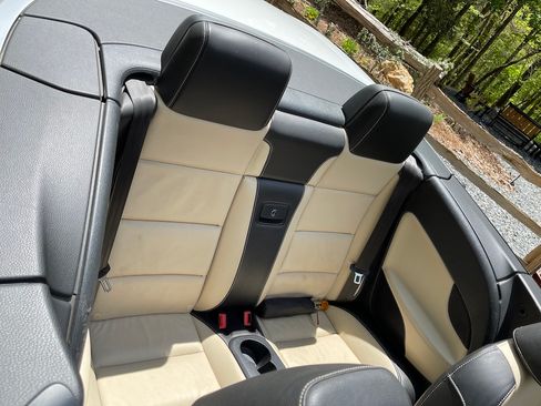 Used 2015 Volkswagen Eos Final Edition image 22