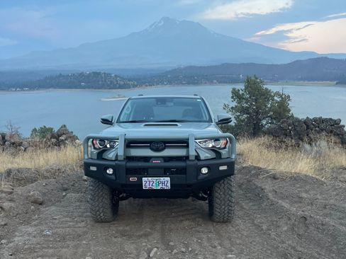Used 2023 Toyota 4Runner TRD Off-Road Premium w/ Moonroof Package AWD/4WD image 6