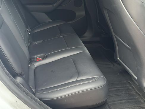 Used 2023 Tesla Model Y Long Range AWD/4WD image 8