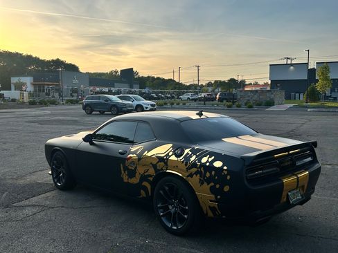 Used 2021 Dodge Challenger R/T Scat Pack RWD image 11