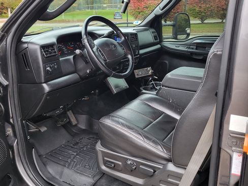 Used 2003 Ford F350 Lariat image 16