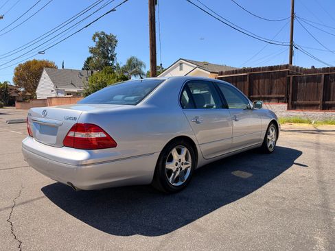 Used 2004 Lexus LS 430 RWD image 8