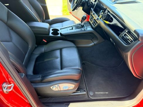 Used 2020 Porsche Macan AWD/4WD image 16