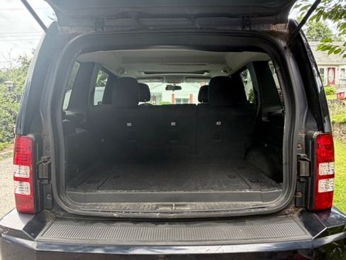 Used 2011 Jeep Liberty Sport w/ Popular Equipment Group AWD/4WD image 11