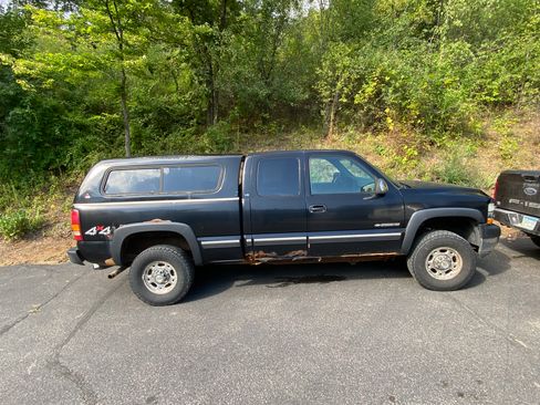 Used 2001 Chevrolet Silverado 2500 LS w/ Snow Plow Prep Pkg AWD/4WD image 6