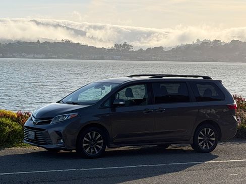 Used 2020 Toyota Sienna Limited Premium w/ Carpet Mat Package AWD/4WD image 1