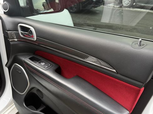 Used 2015 Jeep Grand Cherokee SRT w/ Quick Order Package 26J image 16