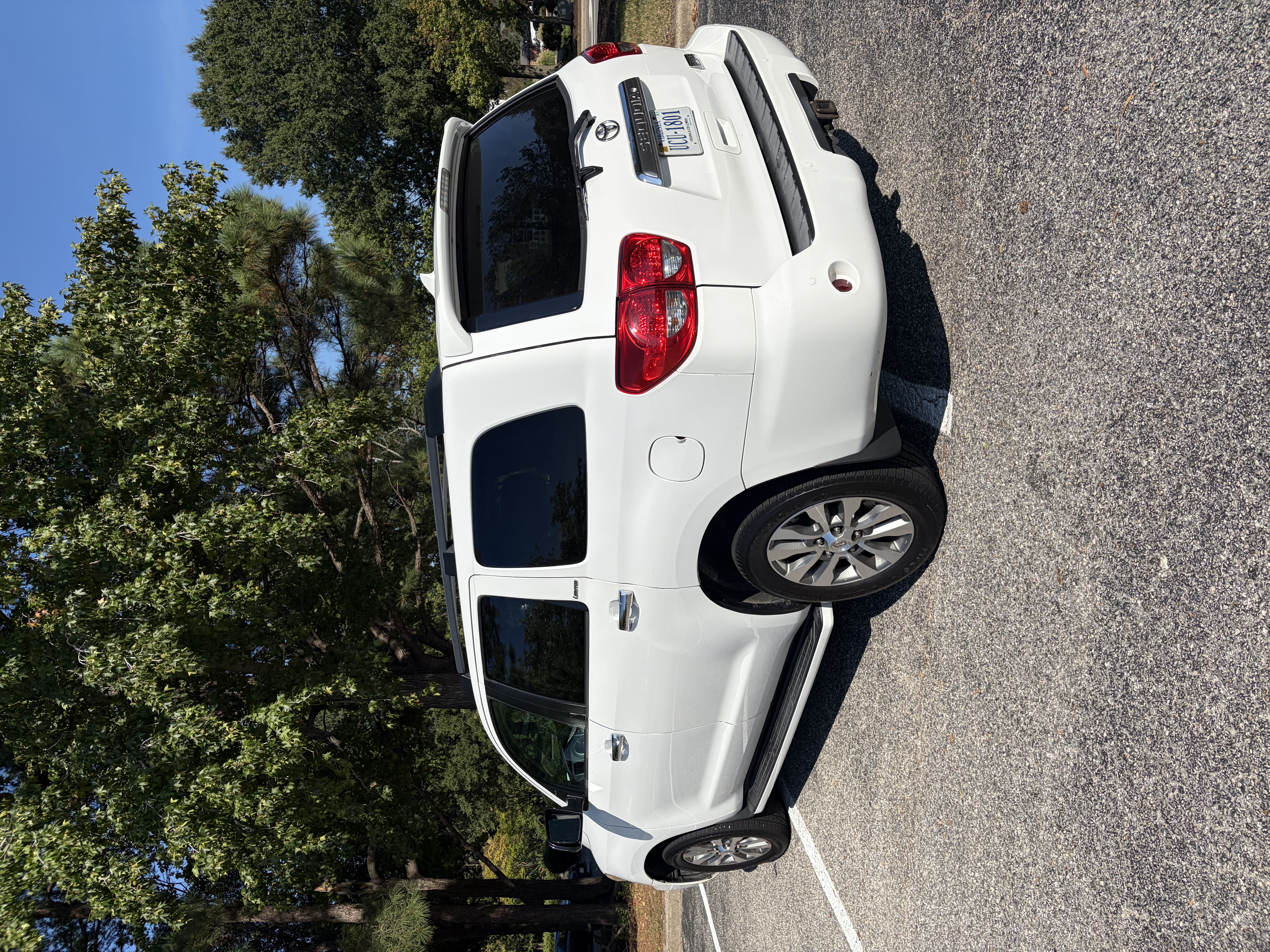 Used 2016 Toyota Sequoia Limited RWD image 2