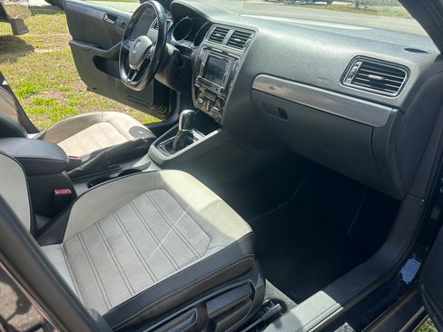 Used 2016 Volkswagen Jetta Sport w/ Lighting Package image 26