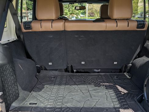 Used 2014 Jeep Wrangler Unlimited Rubicon w/ Dual Top Group image 14