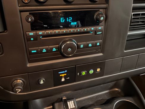 Used 2014 Chevrolet Express 3500 LT w/ LT Preferred Equipment Group image 9