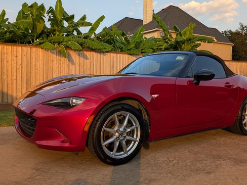 Used 2017 MAZDA MX-5 Miata Sport image 14
