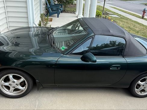 Used 2002 MAZDA MX-5 Miata LS RWD image 4