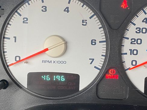 Used 2002 Dodge Ram 1500 Truck 2WD Regular Cab image 2