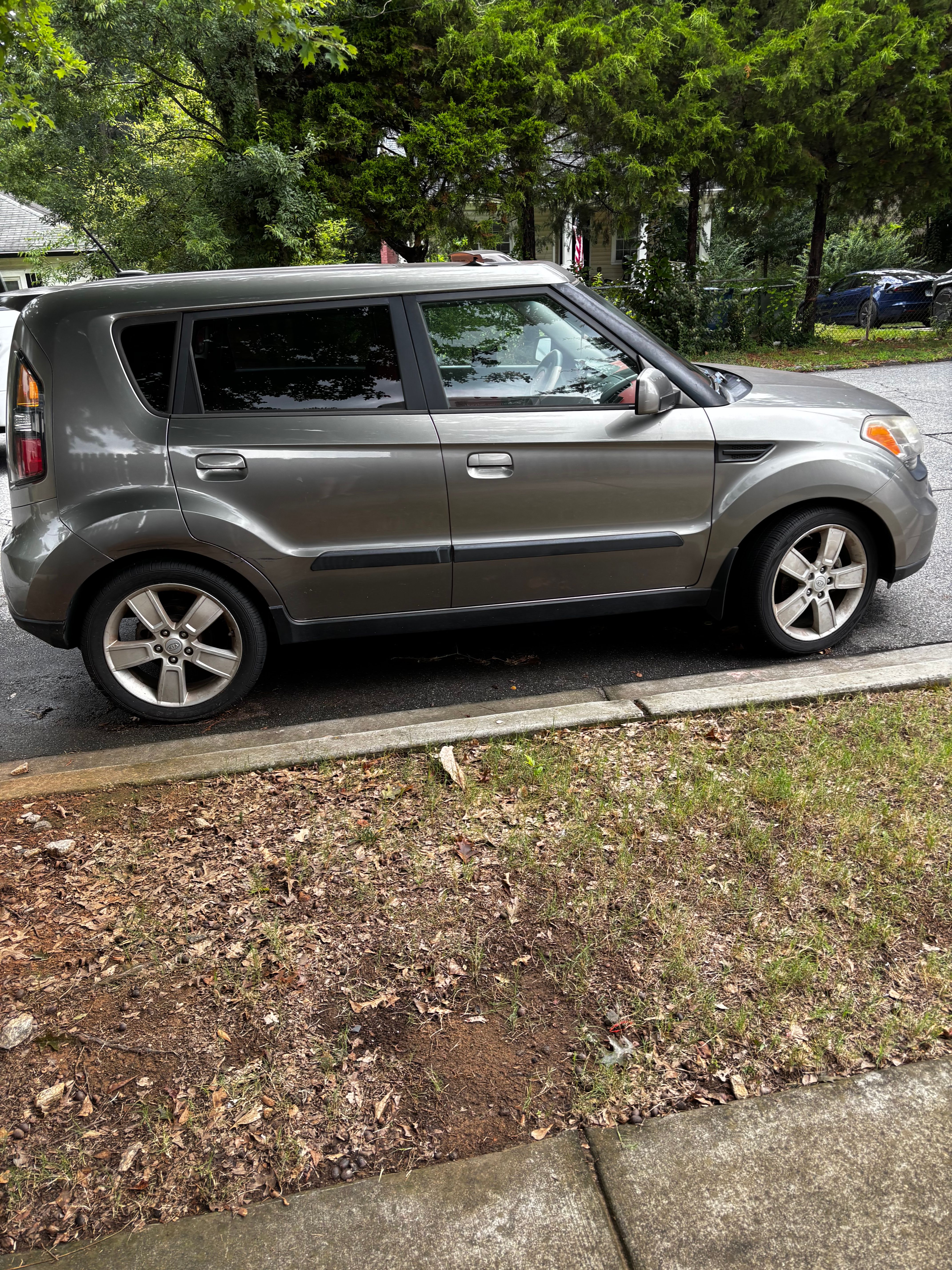 Used 2010 Kia Soul Sport FWD image 4