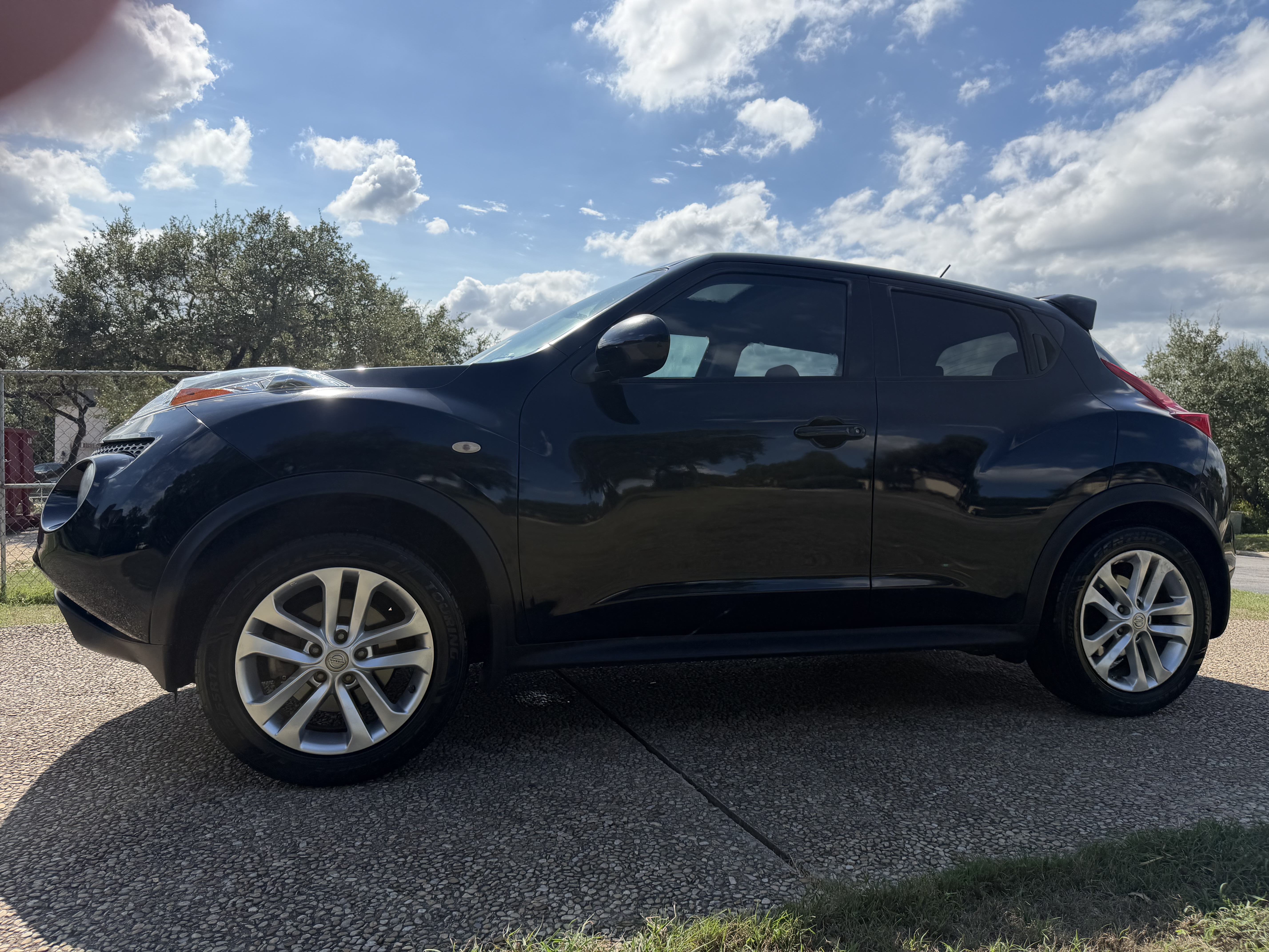 Used 2012 Nissan Juke SV AWD/4WD image 6
