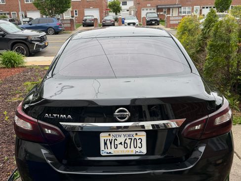 Used 2016 Nissan Altima 2.5 S w/ Power Driver Seat Package FWD image 2