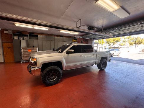 Used 2018 Chevrolet Silverado 1500 LT w/ All Star Edition image 6