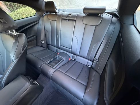 Used 2023 BMW 230i Coupe w/ M Sport Package RWD image 10