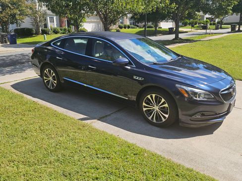 Used 2017 Buick LaCrosse Preferred image 4