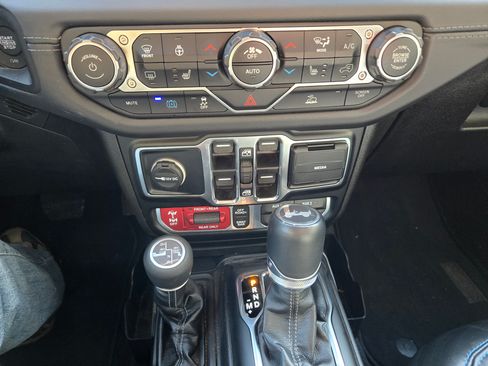 Used 2024 Jeep Wrangler Unlimited Rubicon 4xe w/ Convenience Group image 10