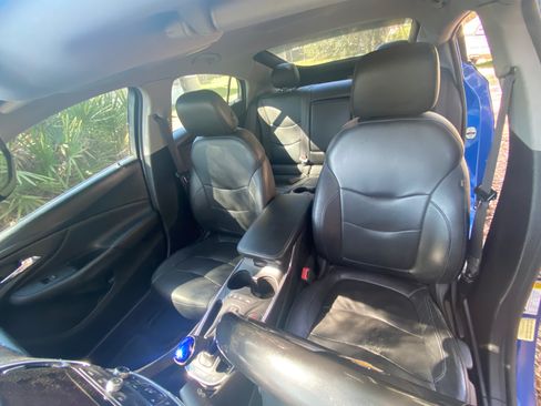 Used 2017 Chevrolet Volt Premier w/ Driver Confidence II Package image 6