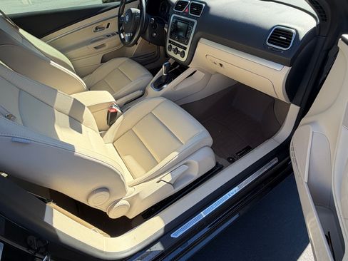 Used 2015 Volkswagen Eos Komfort image 25