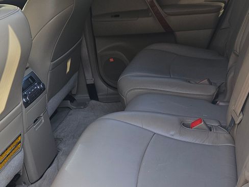 Used 2010 Toyota Highlander Limited image 12