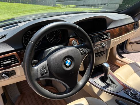 Used 2012 BMW 335i Convertible RWD image 9