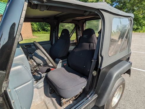 Used 1997 Jeep Wrangler Sport image 8